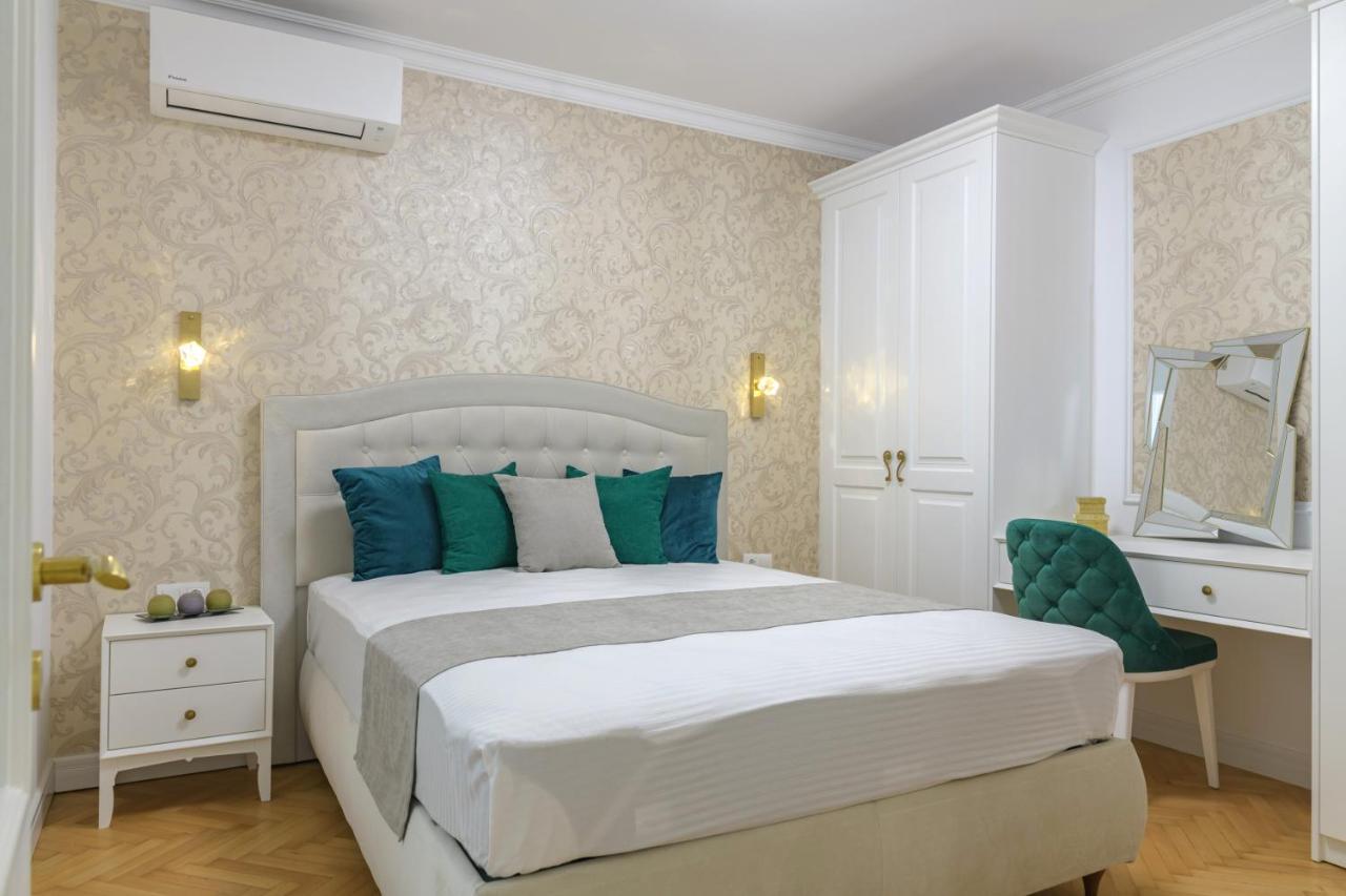 וארנה Лукс На Море Luxury Apartment In Downtown With Garage מראה חיצוני תמונה