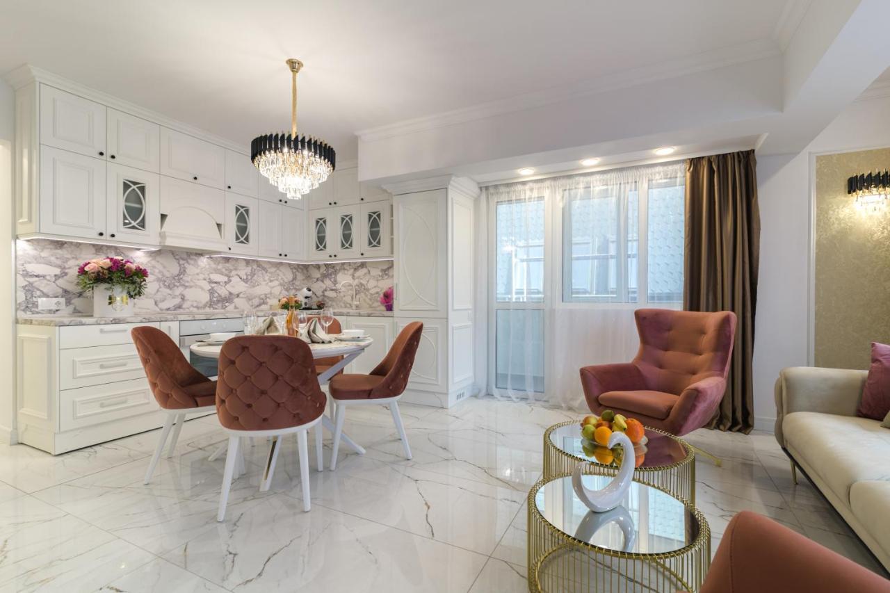 וארנה Лукс На Море Luxury Apartment In Downtown With Garage מראה חיצוני תמונה